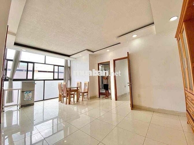 Căn Hộ 2PN 80m2 Ban Công Lớn Full NT ngay Hoàng Văn Thụ, gần Sân Bay
