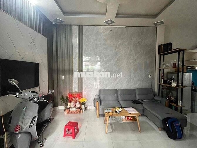 cho thuê nhà sân xe hơi gần trường tiêu học nhị đồng