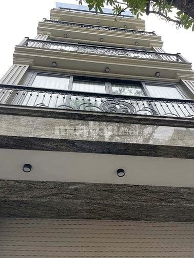 CHÍNH CHỦ CHO THUÊ NHÀ MẶT PHỐ QUÁN THÁNH. DT: 50m2 x 5 tầng. MT: 5,6m