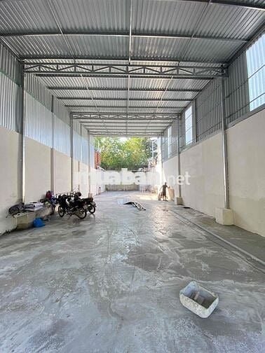 Cho thuê kho, xưởng 240m2 gần Ql1A ngã 4 Bà Điểm