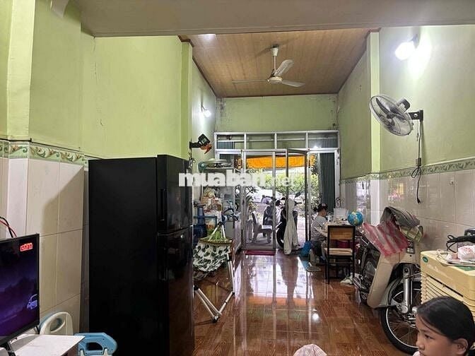 NHÀ NGUYÊN CĂN, 2 KHÔNG GIAN NGỦ, GÁC LỬNG ĐỐI DIỆN BẾN XE CỦ CHI