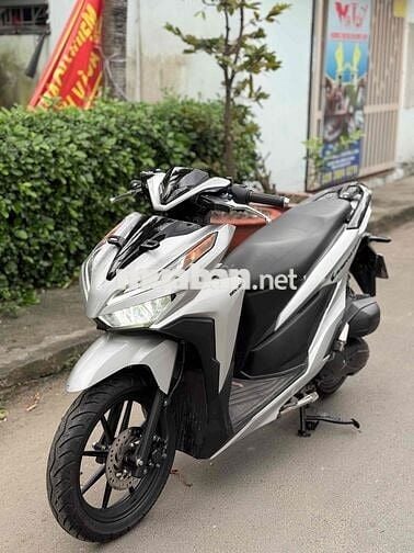 Honda Vario 150 màu Bạc