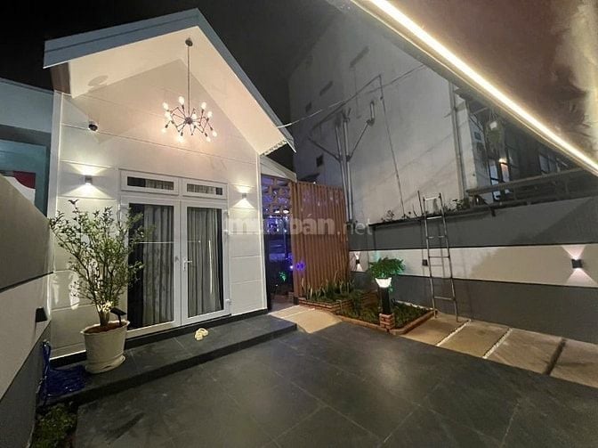 Bán gấp nhà MT HXH, 6x16, 7ty5, SRXD, P5, TP ĐÀ LẠT