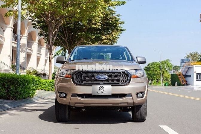 Ford Ranger XLS 4x2 AT 2022 Vàng cát 45000 km