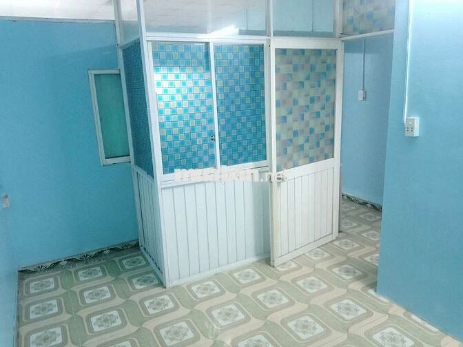 Phòng cách ĐH Luật 400, ngay chợ Bình Triệu, Giagamall.  Giá thuê 1tr8