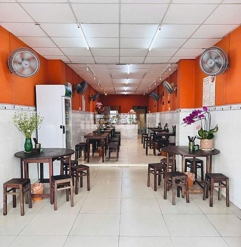 Bán gấp nhà góc 2 mặt tiền ngay chợ Bình Chánh, 5mx17m, giá 970 triệu