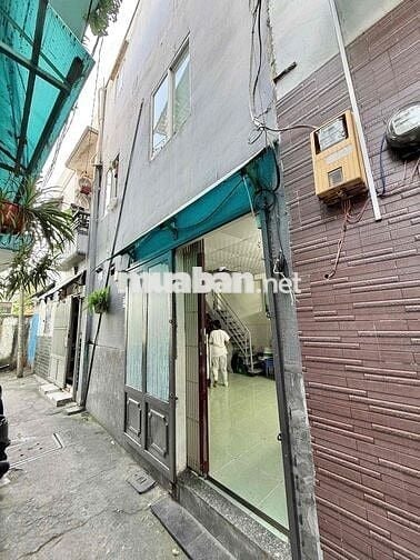 nhà hiếm sổ riêng 2 lầu đường D9