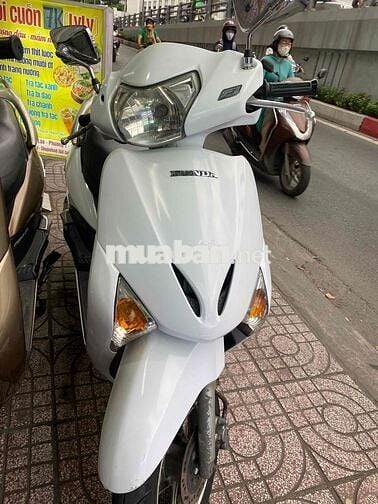 Honda Lead Fi Trắng