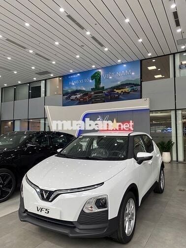 VF5 khách em cần bán lại xe mới, chưa đăng ký