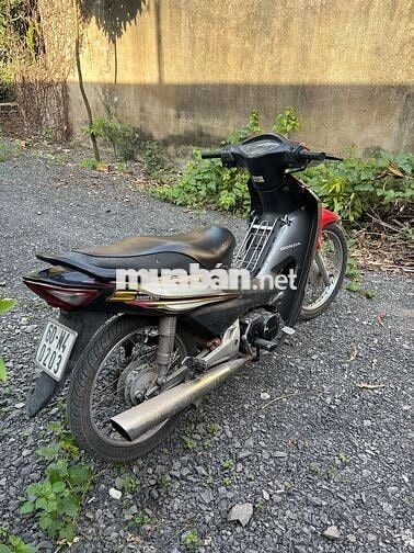 xe đang đi đạp là nổ xe gtdd