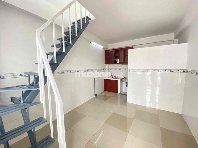 Cho thuê nhà nguyên căn 1 trệt 1 lầu ngay trung tâm quận 7