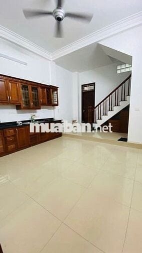 Chính chủ bán nhà 35m2 x 5 tầng ngõ 6 phố Vĩnh Phúc, Ba Đình