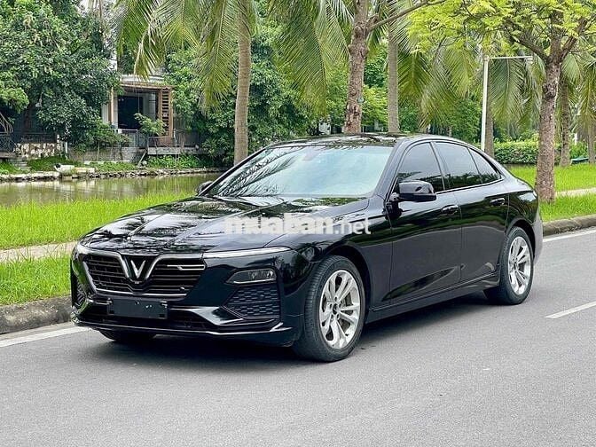 Vinfast Lux A2.0 2022 Base 30000 km Đen