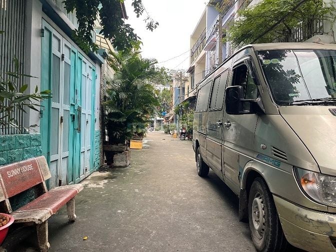 Gần ĐH Công Thương 5.5M x 22M 5PN chỉ 8 tỷ hơn