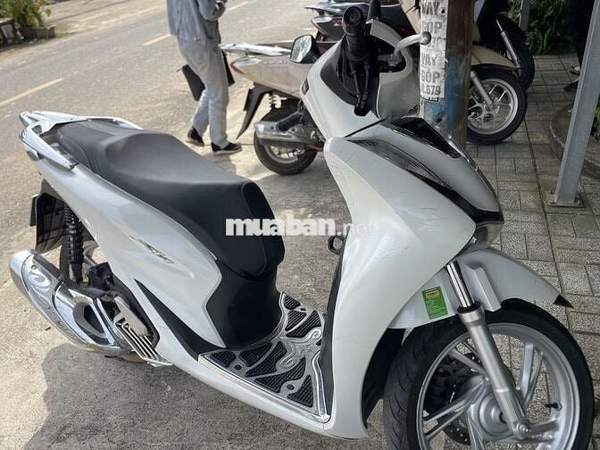 Xe zin 1 chủ từ đầu nữ sử dụng mầu trắng