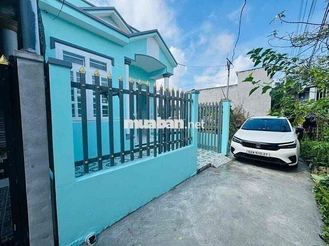 Nhà Cấp 4 Mái Thái 5 x 18m , 2 Phòng Ngủ Đường Xe ÔTô Chạy Tới Nhà SHR