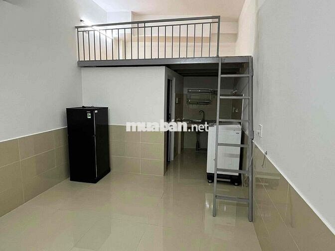 Phòng Đẹp kế Trường Ngân Hàng, Sư Phạm Kỹ Thuật