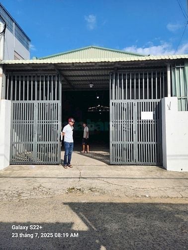 Cho thuê nhà xưởng 450m2 giá 18tr tại đường hà huy giáp 