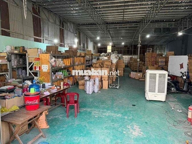 Cho thuê kho 36tr/th còn bớt Lộc  DT:16 x 38 ( trần kho cao , phù hợp