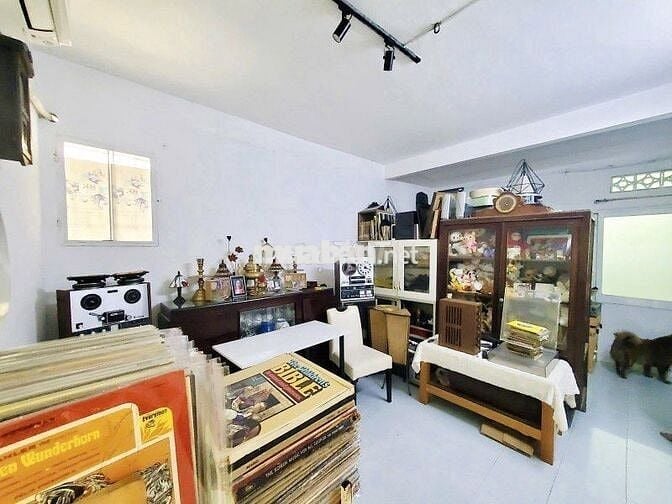 BÁN GẤP NHÀ HUỲNH VĂN BÁNH - 81m2 - VÀI BƯỚC RA HXH CHỈ 9.x TỶ