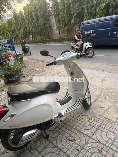Piaggio Vespa Sprint 125 Trắng