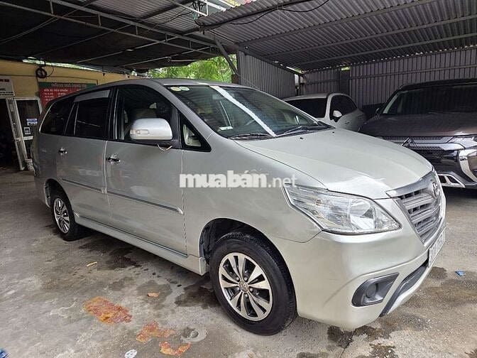 Toyota Innova 2015 2.0E Bạc