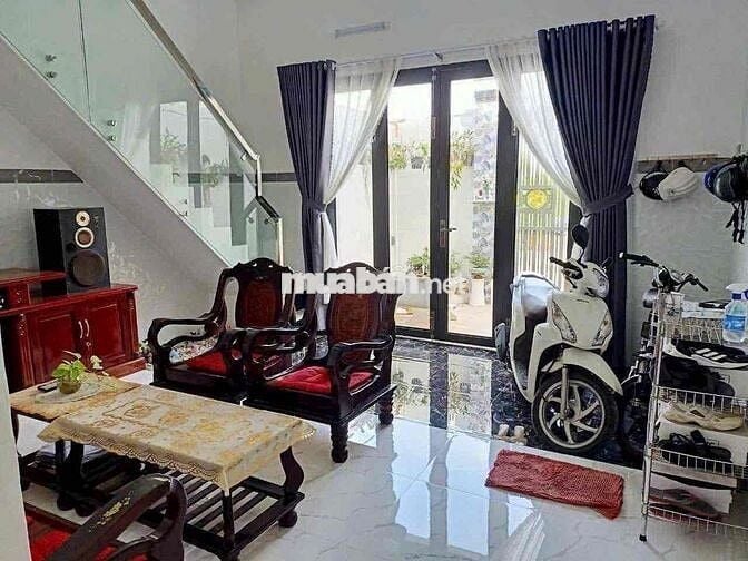 NHÀ 1 TRỆT 1 LỬNG – ĐÚC KIÊN CỐ – DỌN VÀO Ở NGAY!  NHÀ ĐẸP KIÊN CỐ, GI