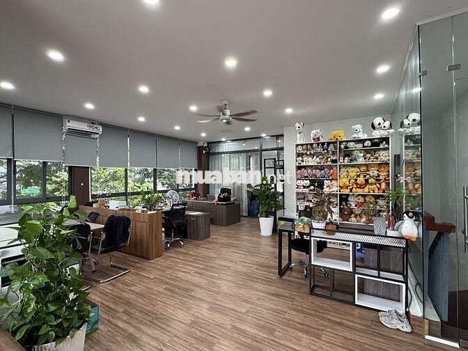 CẦN CHO THUÊ LẠI VĂN PHÒNG TẦNG 1 – GÓC 2 MẶT TIỀN ĐƯỜNG PHÚ THUẬN, Q7