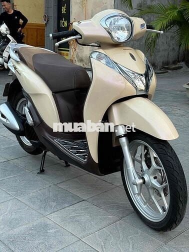 Honda SH Mode 2018 màu Kem