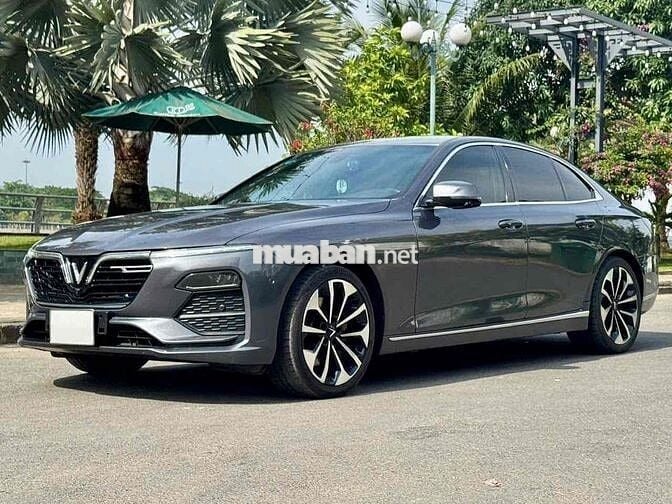 VinFast Lux A Premium 2021 - Màu xám - 5vkm