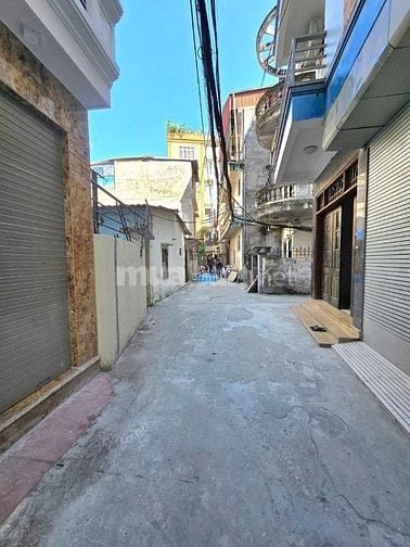 Chính chủ b.an nhà cầu giấy OTO đỗ cửa  48mx 7 tầng