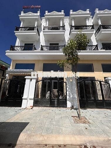 Bán nhà phố 4 tầng - 7 phòng - 7wc quận 12 giáp gò vấp