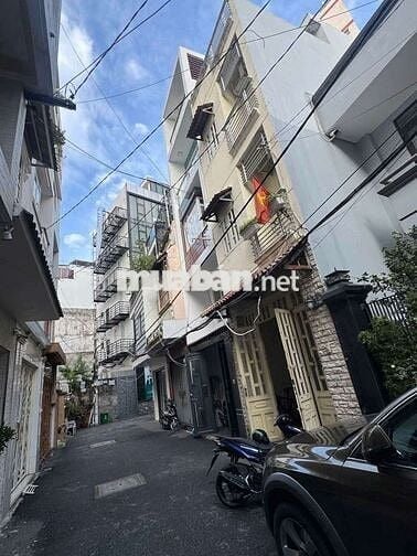 Nhà Thuê DT : 4m ❌ 11m 
- KC : 1 trệt 1Lầu + 2PN + 1wc + Bếp ban công