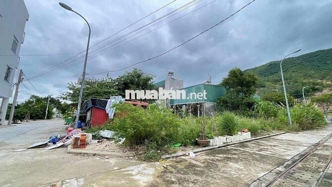 Lô Góc 2 Mặt Tiền TĐC Hòn Rớ 2 Phước Đồng  Sổ Đỏ Riêng