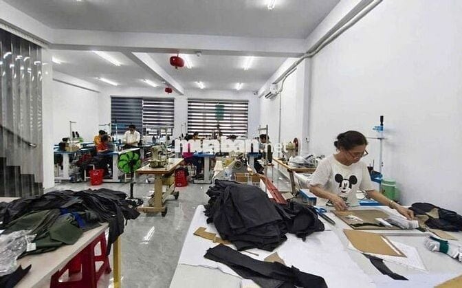 CHO THUÊ TOÀ NHÀ 8X14(TRỆT+LỬNG+2LẦU) THANG MÁY SÀN TRỐNG SUỐT