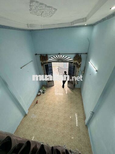 CHO THUÊ NHÀ NGAY SÁT ĐẠI HỌC CÔNG THƯƠNG DT 4X20M, 2PN, 2WC GIÁ 8TR