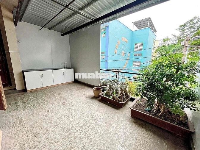 1PN BAN CÔNG KHỔNG LỒ TRÊN TRỤC ĐƯỜNG ĐẮC ĐỊA NHẤT BẮC SÀI GÒN