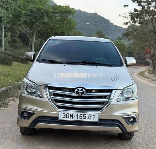 Toyota Innova 2014 Số sàn Vàng cát