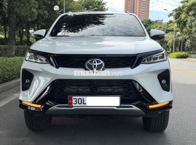 Toyota Fortuner 2024 (full dầu) lăn bánh 1vạn km