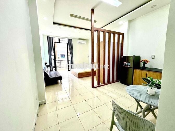 CHO THUÊ STUDIO BAN CÔNG MẶT TIỀN NGUYỄN THÁI BÌNH SIÊU TO