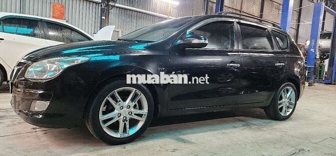 Hyundai i30 Đen 5 chỗ Số tự động