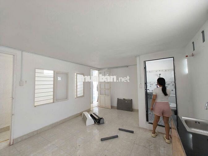 Trống Studio / Gác giá bình dân mới - sạch - đẹp