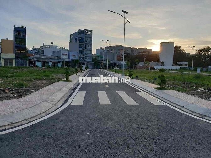 Cần Bán đất nền Long Hoà.SHR công chứng nhanh