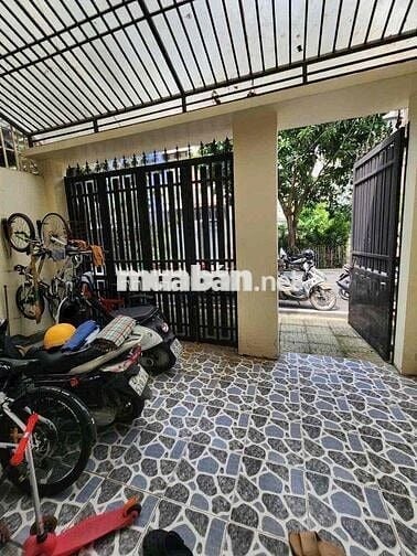 NHÀ KDC HỒNG LONG ĐƯỜNG BÀN CỜ ĐẬU Ô TÔ 2PN 2WC Ở + VPCYY + KD ONLINE