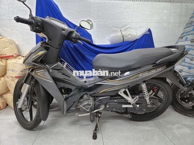 Honda Blade màu đen