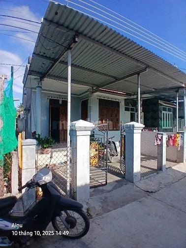 BÁN ĐẤT TẶNG NHÀ CẤP 4 THUỘC KHU KINH TẾ VÂN PHONG - CÁCH BIỂN 200M