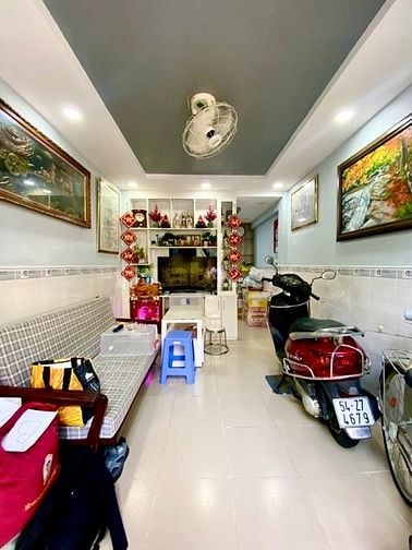 NGUYỄN KIỆM - GẦN 40M2 - 3 TẦNG - 4 PHÒNG NGỦ