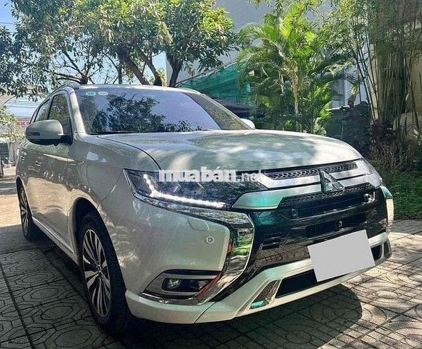 XE HIẾM OUTLANDER PRE 2.0L trắng đẹp- cần bán ngay