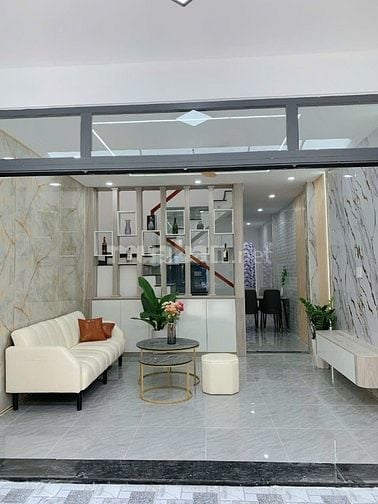 Bán gấp nhà 2 tầng 4m x 15m. Hẻm 5m ô tô vào nhà Nguyễn Văn Qúa.5 TỶ 3