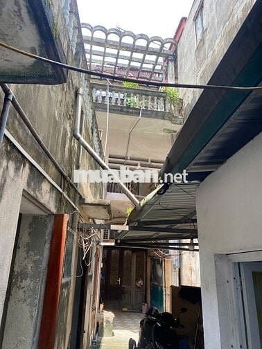 Nhà 3 tầng, Dt đất 103m2, Phố Đại La phù hợp hộ gia đình, làm kho hàng